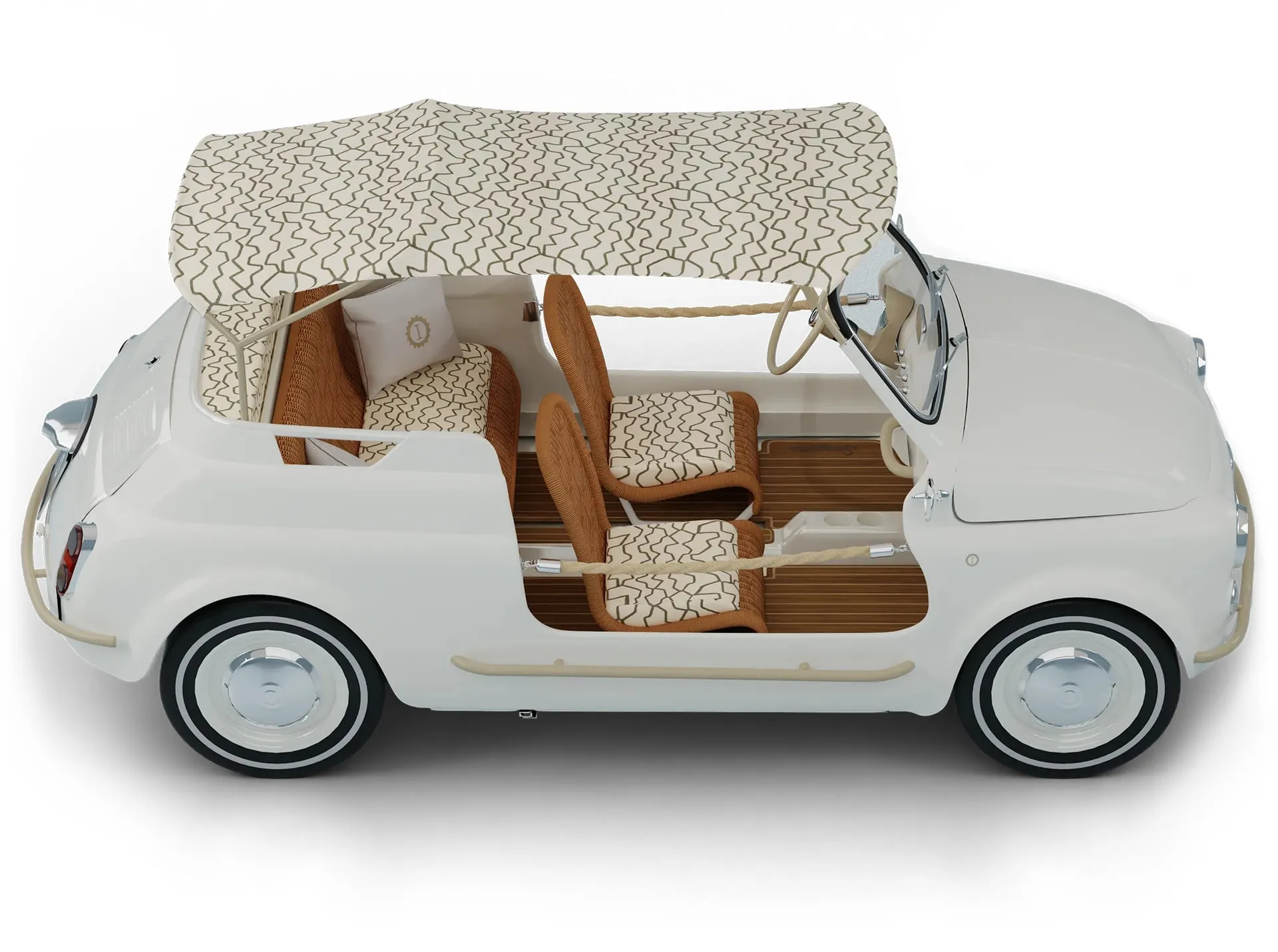 Fiat 500 Spiaggina blanco visto de lado y sin puertas, con una capota de tela estampada en beige y asientos de color coñac con el mismo dibujo