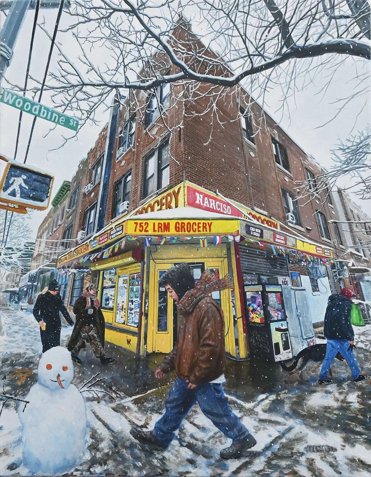 Esquina nevada en Woodbine Street: un chico con abrigo marrón y bufanda camina delante de una tienda amarilla; a la izquierda, un muñeco de nieve